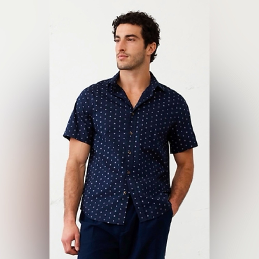 Banana Republic Stretch Short Sleeve Navy Button Down Shirt•Slim Fit•size large